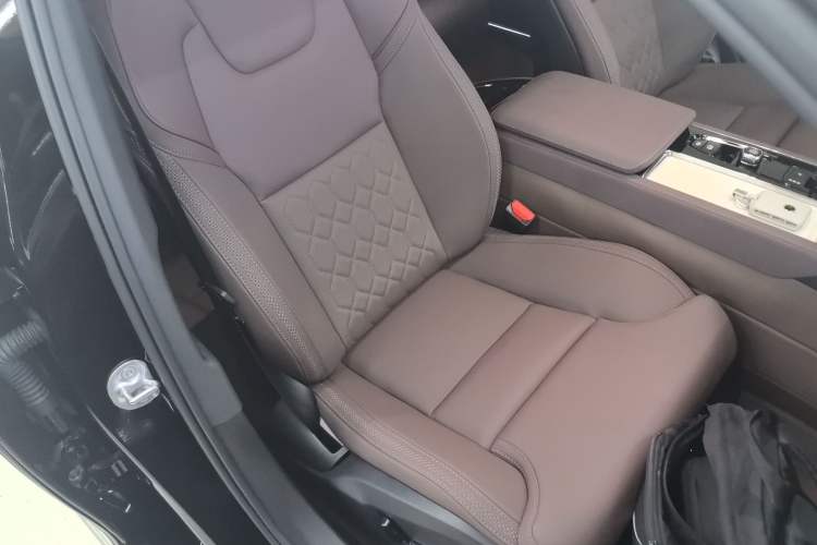 Used Volvo S90 New Energy 2026 Plug-in Hybrid Four-Wheel Drive Long-Range Zhiyuan Luxury Edition Right Front Seat