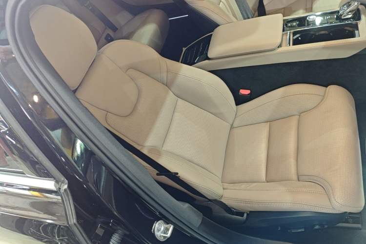 Used Volvo S90 New Energy 2026 Plug-in Hybrid Four-Wheel Drive Long-Range Luxury Smart Edition Right Front Seat