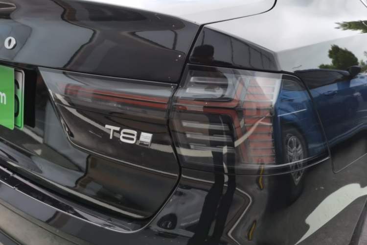 Used Volvo S90 New Energy 2026 Plug-in Hybrid Four-Wheel Drive Long-Range Luxury Smart Edition Right Rear Taillight