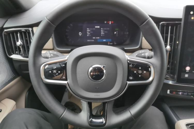 Used Volvo S90 New Energy 2026 Plug-in Hybrid Four-Wheel Drive Long-Range Luxury Smart Edition Steering Wheel
