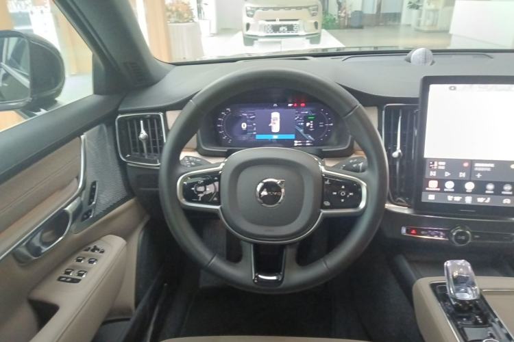 Used Volvo S90 New Energy 2026 Plug-in Hybrid Four-Wheel Drive Long-Range Luxury Smart Edition Steering Wheel