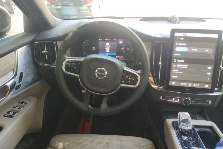Used Volvo S90 New Energy 2026 Plug-in Hybrid Four-Wheel Drive Long-Range Luxury Smart Edition Steering Wheel