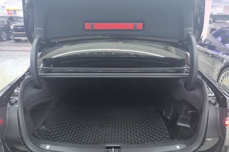 Used Volvo S90 New Energy 2026 Plug-in Hybrid Four-Wheel Drive Long-Range Zhiyuan Luxury Edition Trunk