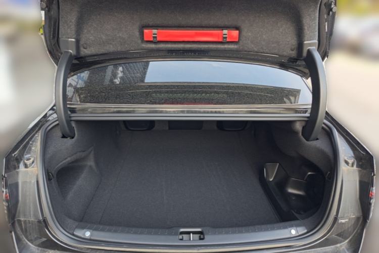 Used Volvo S90 New Energy 2026 Plug-in Hybrid Four-Wheel Drive Long-Range Luxury Smart Edition Trunk