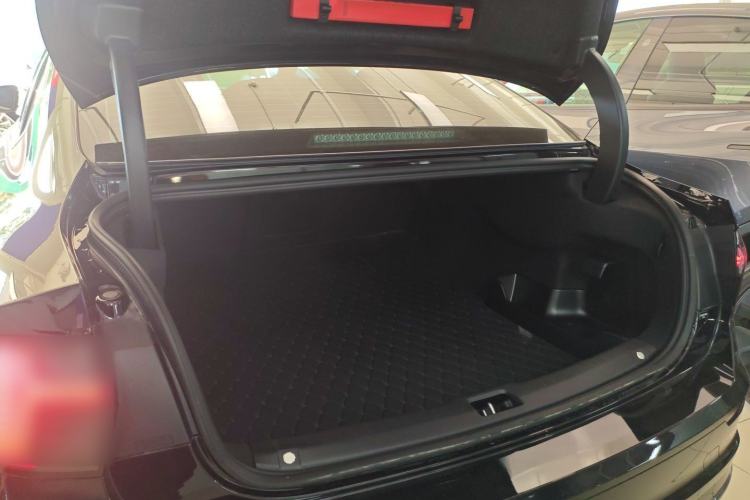 Used Volvo S90 New Energy 2026 Plug-in Hybrid Four-Wheel Drive Long-Range Zhiyi Luxury Edition Trunk