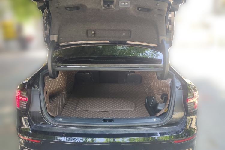 Used Volvo S90 New Energy 2026 Plug-in Hybrid Four-Wheel Drive Long-Range Luxury Smart Edition Trunk