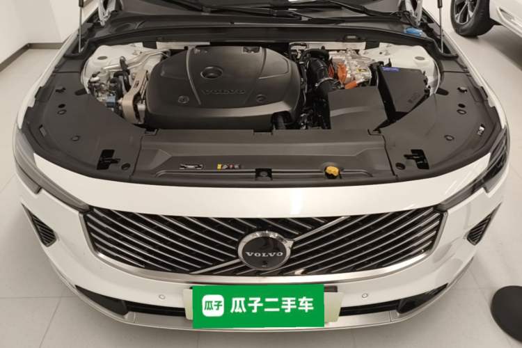 Used Volvo S90 New Energy 2026 Plug-in Hybrid Four-Wheel Drive Long-Range Luxury Smart Edition Engine Bay