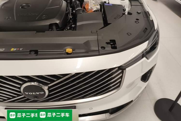 Used Volvo S90 New Energy 2026 Plug-in Hybrid Four-Wheel Drive Long-Range Luxury Smart Edition Engine Bay Left