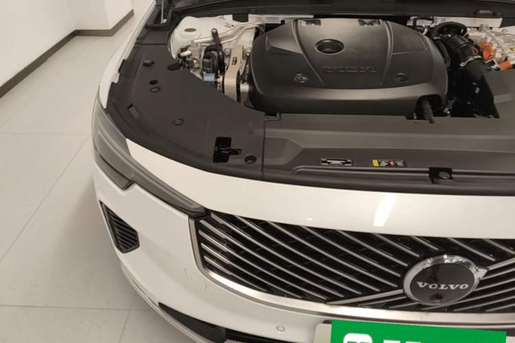 Used Volvo S90 New Energy 2026 Plug-in Hybrid Four-Wheel Drive Long-Range Luxury Smart Edition Engine Bay Right