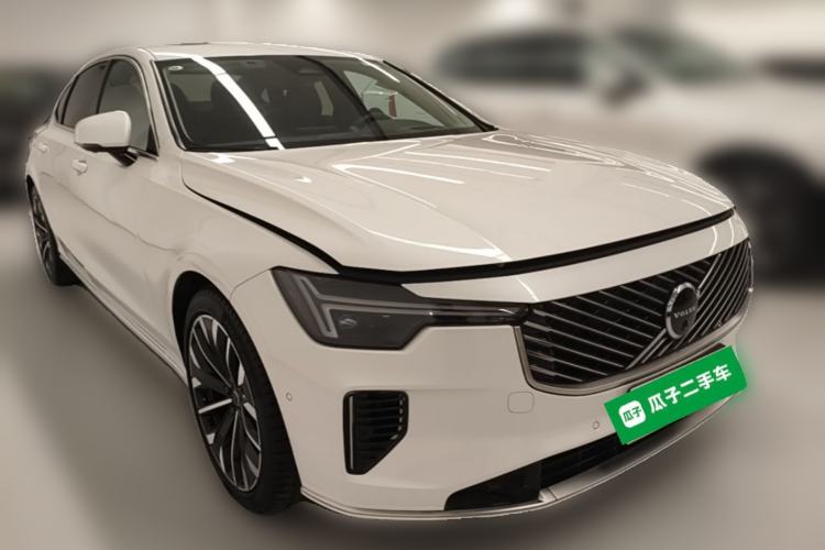 Used Volvo S90 New Energy 2026 Plug-in Hybrid Four-Wheel Drive Long-Range Luxury Smart Edition Front Right 45 Deg
