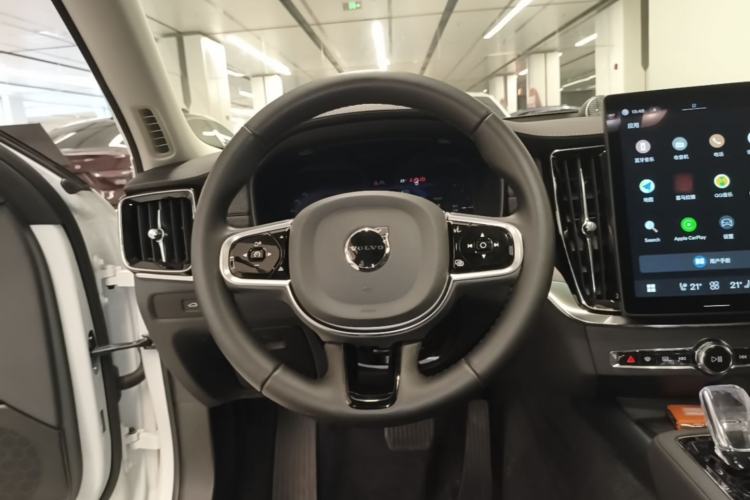 Used Volvo S90 New Energy 2026 Plug-in Hybrid Four-Wheel Drive Long-Range Luxury Smart Edition Steering Wheel