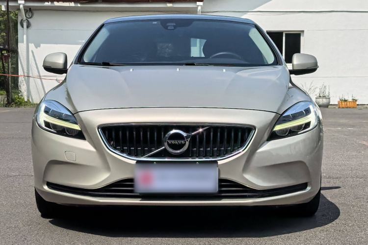 Used Volvo V40 2018 T3 Zhiyi Edition Exterior 4