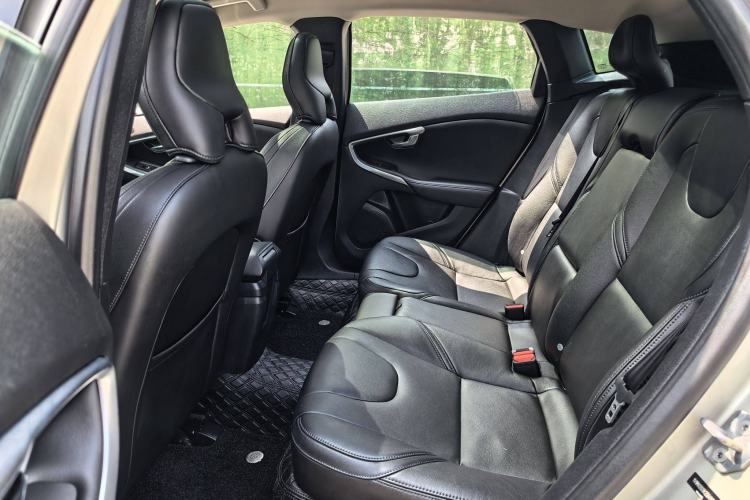 Used Volvo V40 2018 T3 Zhiyi Edition Interior 3