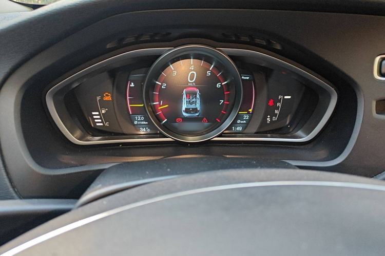 Used Volvo V40 2014 2.0T Zhiya Edition Instrument Cluster