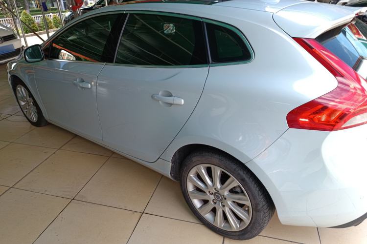 Used Volvo V40 2014 2.0T Zhiya Edition Left Side