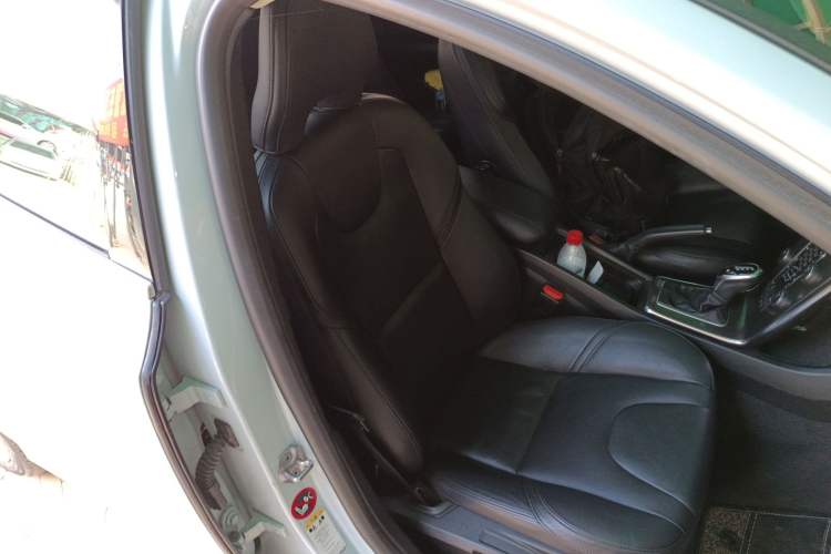 Used Volvo V40 2014 2.0T Zhiya Edition Right Front Seat