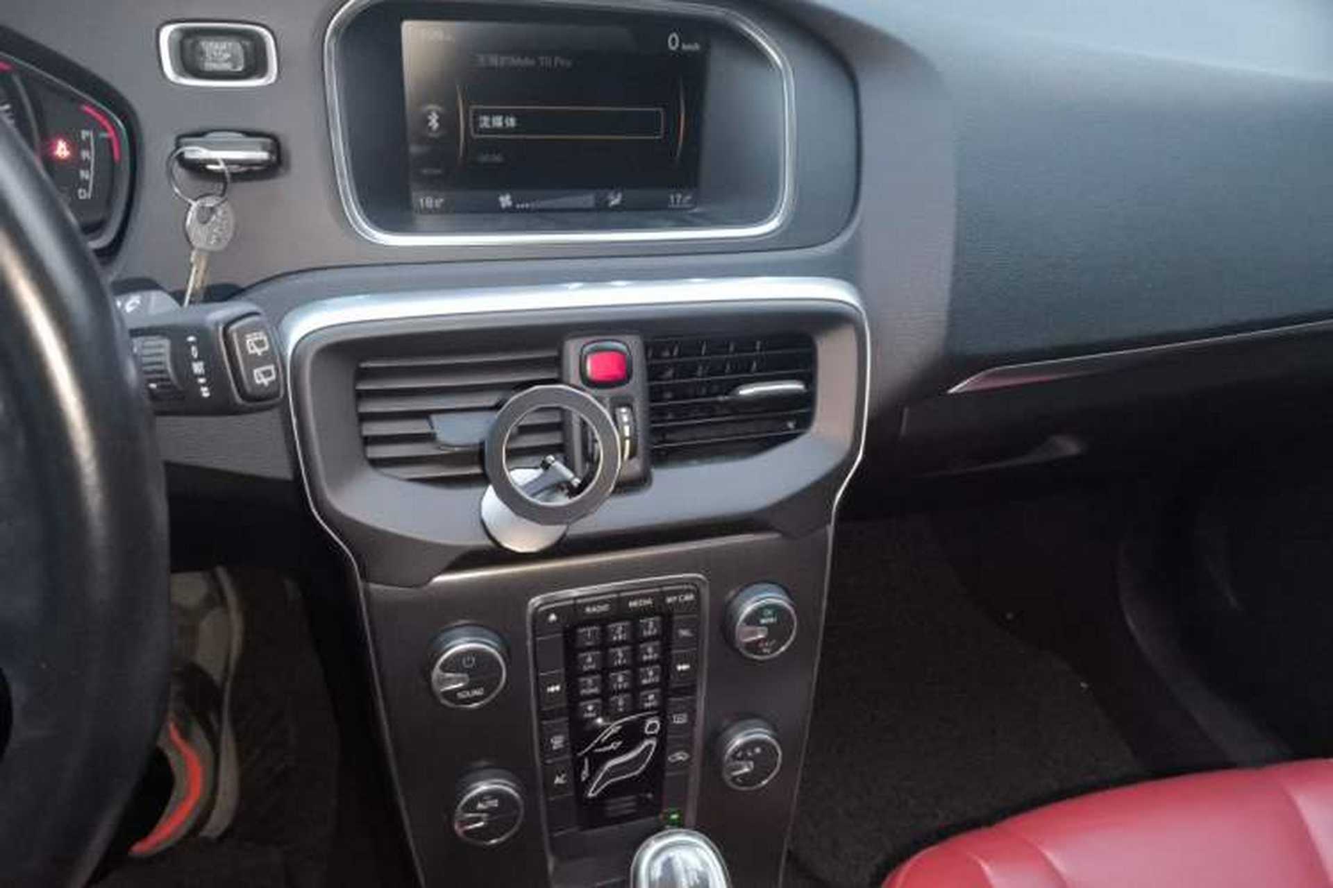 Used Volvo V40 2013 2.0T Zhiyi Edition Audio And AC Panel