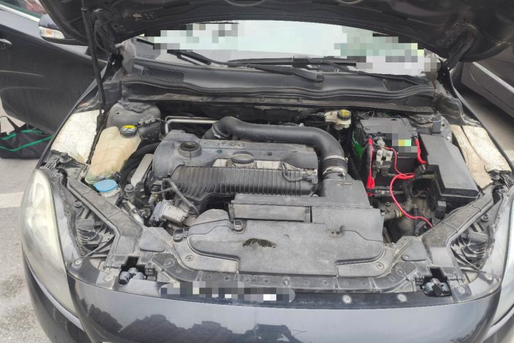 Used Volvo V40 2013 2.0T Zhiyi Edition Engine Bay