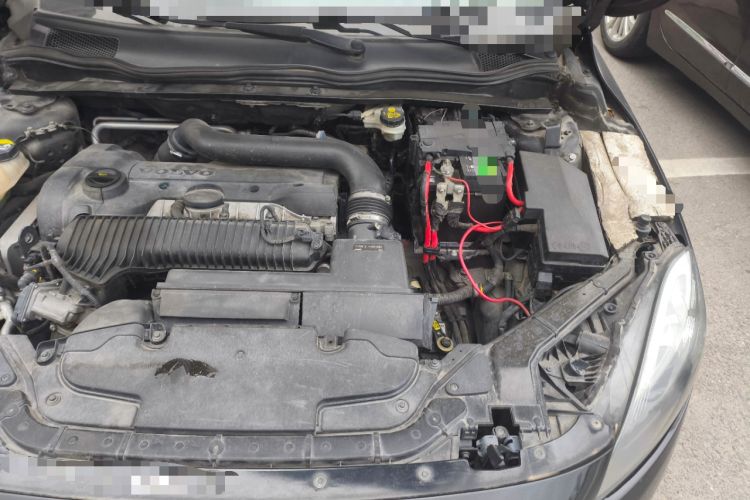Used Volvo V40 2013 2.0T Zhiyi Edition Engine Bay Left