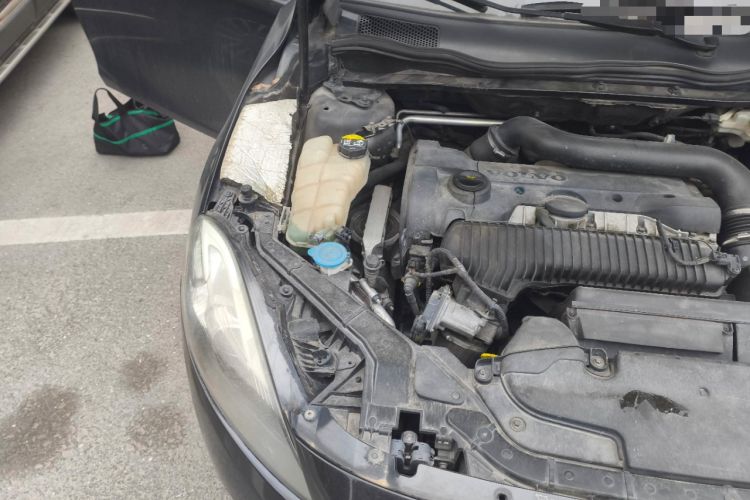 Used Volvo V40 2013 2.0T Zhiyi Edition Engine Bay Right