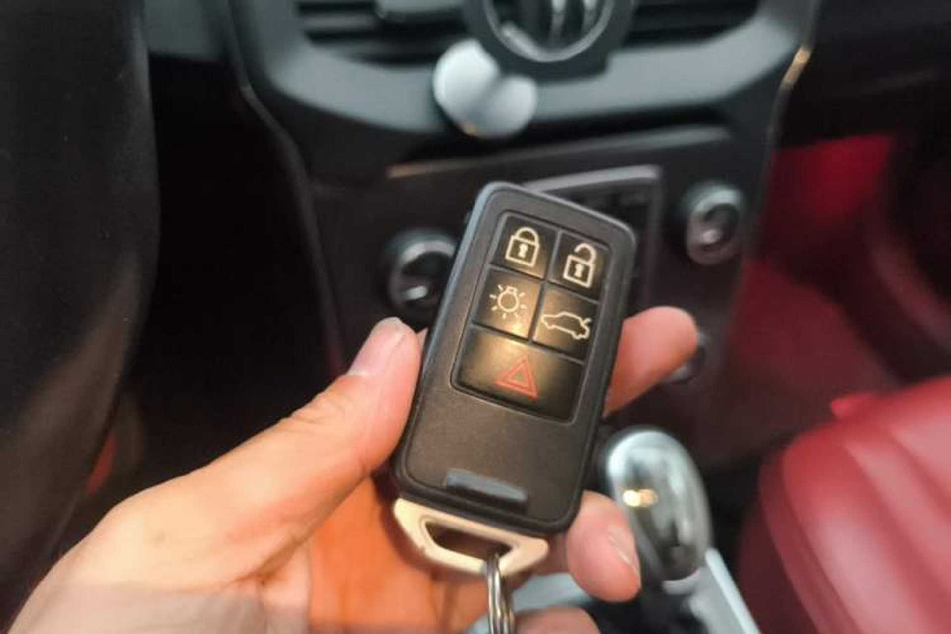 Used Volvo V40 2013 2.0T Zhiyi Edition Vehicle Key