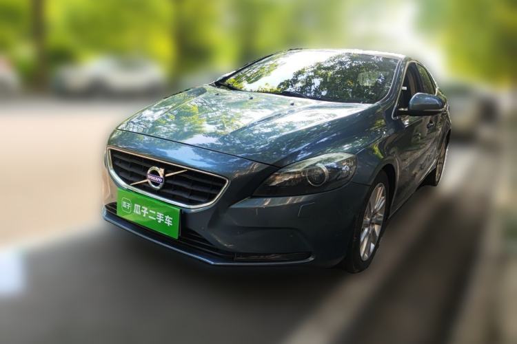 Used Volvo V40 2013 2.0T Zhiya Edition Guazi used car, China used car export, Used car for sale, Used cars, Cheapest cars for sale