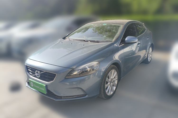 Used Volvo V40 2013 2.0T Zhiya Edition Guazi used car, China used car export, Used car for sale, Used  cars, Cheapest cars for sale