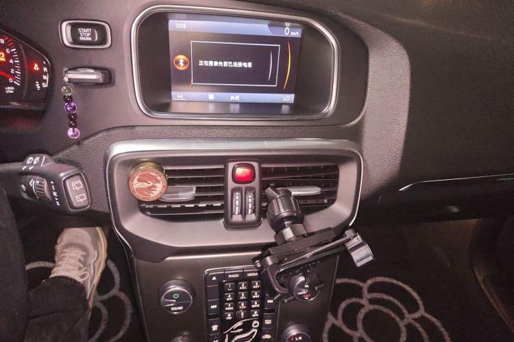 Used Volvo V40 2013 2.0T Zhiyi Edition Audio And AC Panel
