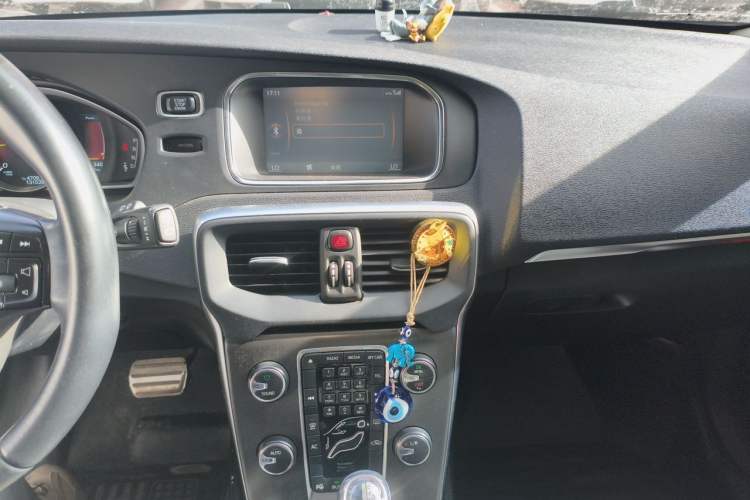 Used Volvo V40 2013 2.0T Zhiya Edition Audio And AC Panel