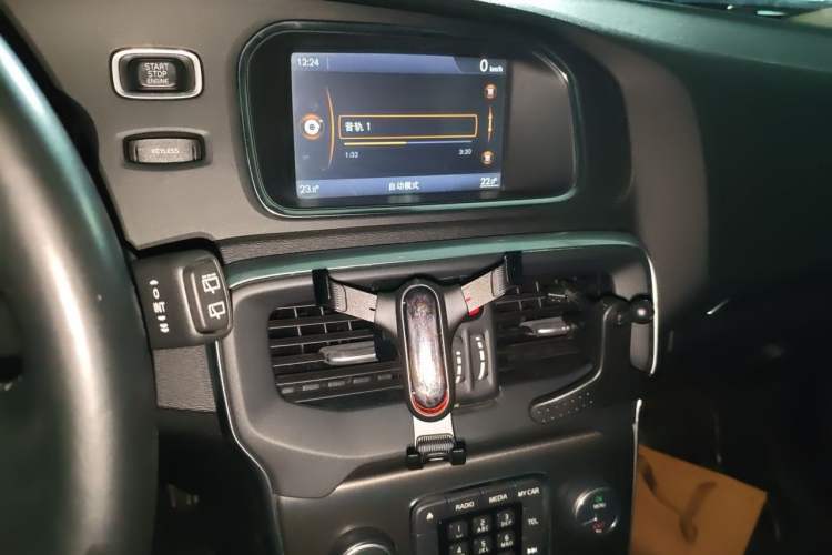 Used Volvo V40 2013 2.0T Zhiya Edition Audio And AC Panel