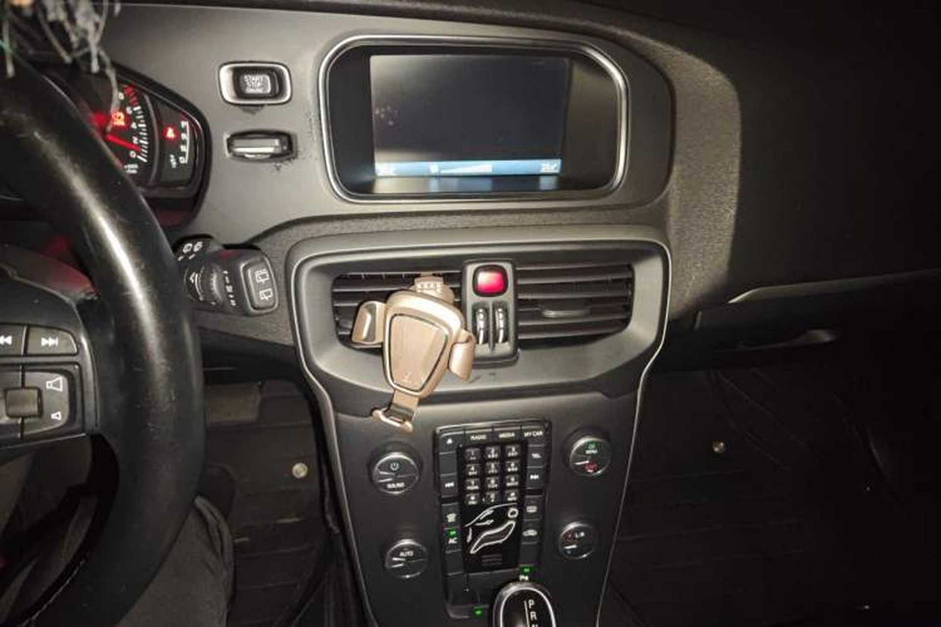 Used Volvo V40 2013 2.0T ZhiShang Version Audio And AC Panel