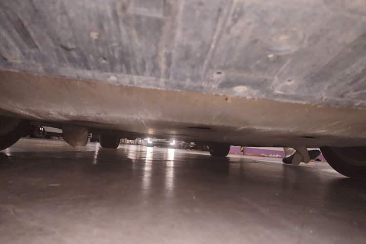 Used Volvo V40 2013 2.0T Zhiyi Edition Chassis Front
