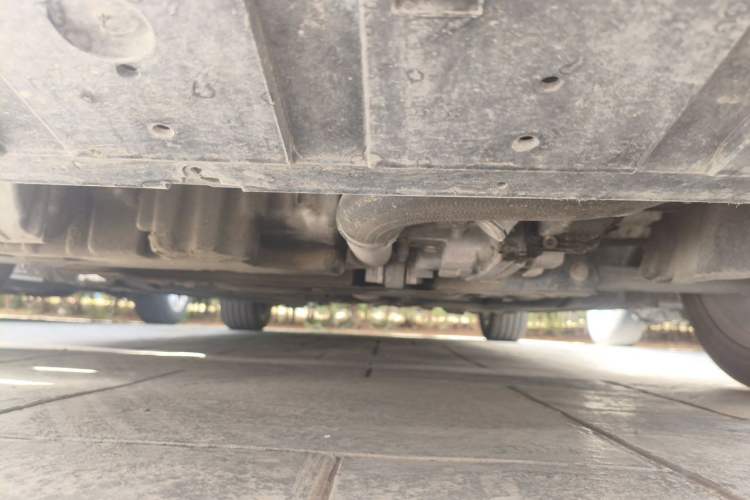 Used Volvo V40 2013 2.0T Zhiya Edition Chassis Front