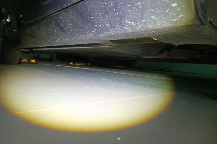 Used Volvo V40 2013 2.0T Zhiya Edition Chassis Front Right