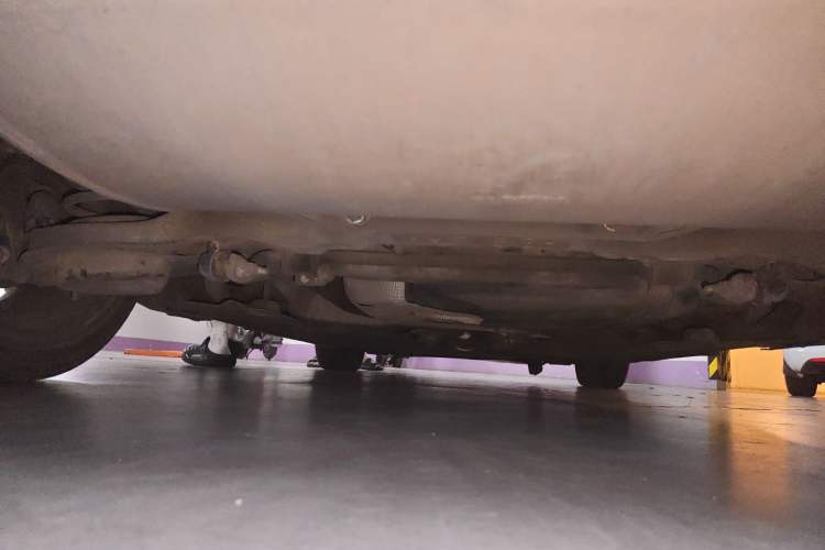 Used Volvo V40 2013 2.0T Zhiyi Edition Chassis Rear