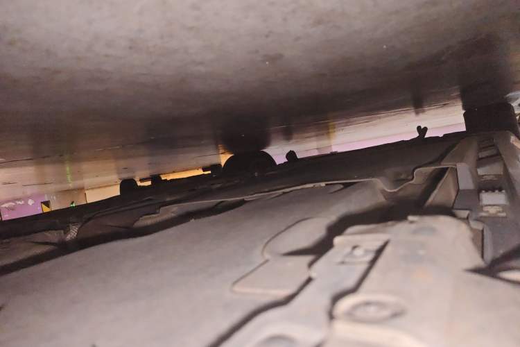 Used Volvo V40 2013 2.0T Zhiyi Edition Chassis Rear Left