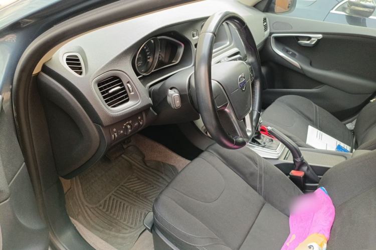 Used Volvo V40 2013 2.0T Zhiyi Edition Driver Seat