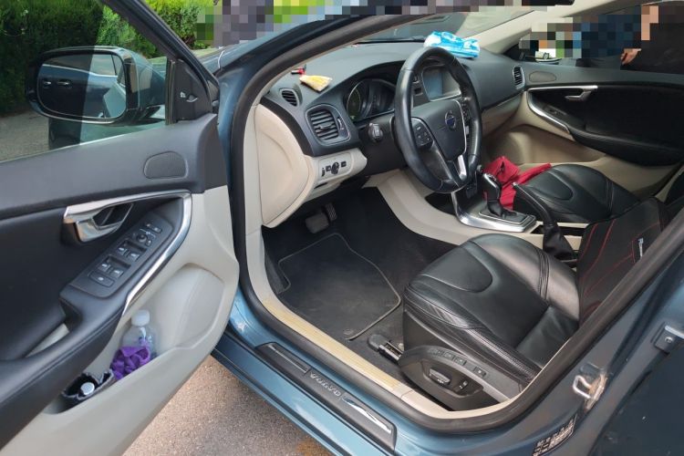 Used Volvo V40 2013 T5 Prestige Edition Driver Seat