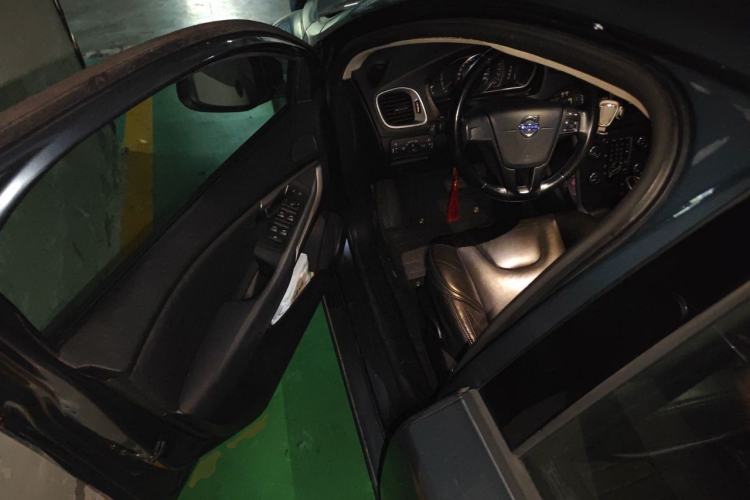 Used Volvo V40 2013 2.0T ZhiShang Version Driver Seat