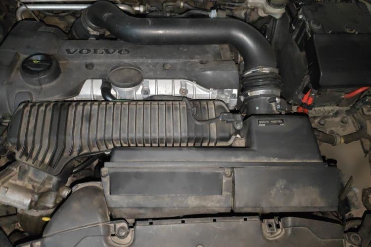 Used Volvo V40 2013 2.0T Zhiya Edition Engine Bay