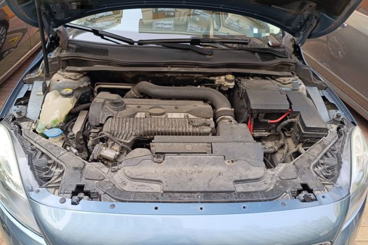 Used Volvo V40 2013 2.0T Zhiyi Edition Engine Bay