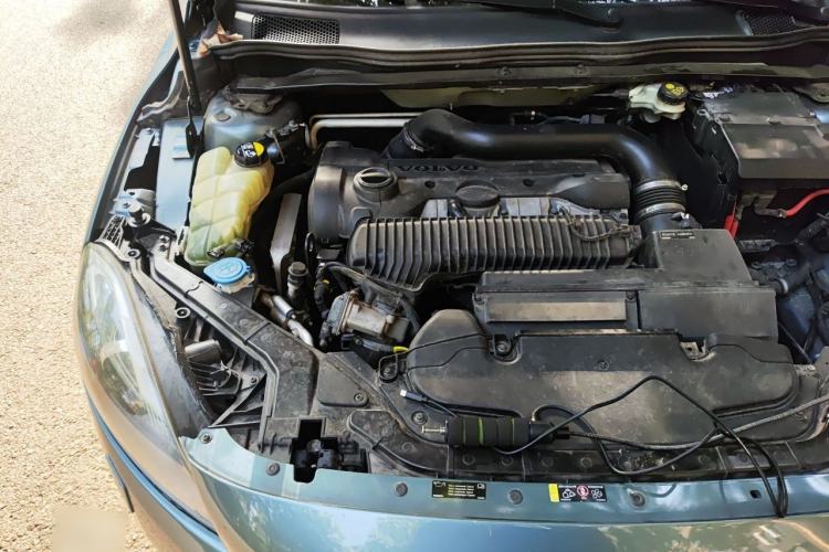 Used Volvo V40 2013 2.0T Zhiya Edition Engine Bay Right