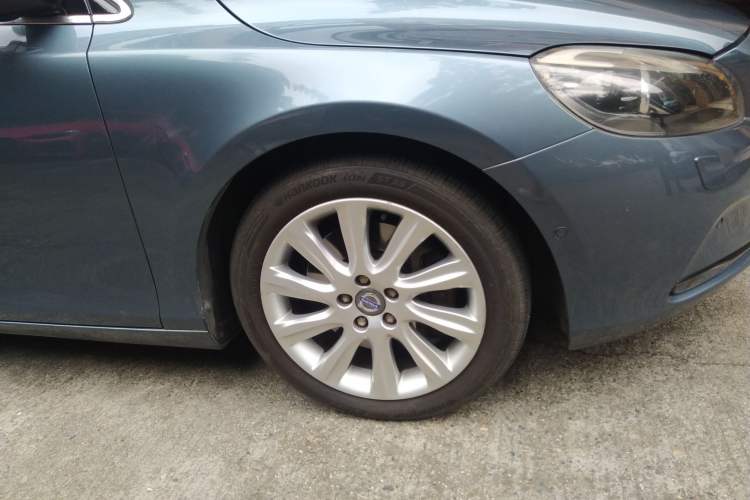 Used Volvo V40 2013 2.0T Zhiya Edition Exterior 2