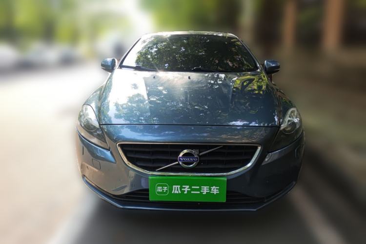 Used Volvo V40 2013 2.0T Zhiya Edition Front
