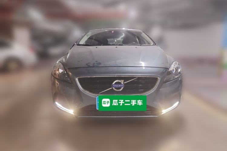 Used Volvo V40 2013 2.0T Zhiyi Edition Front
