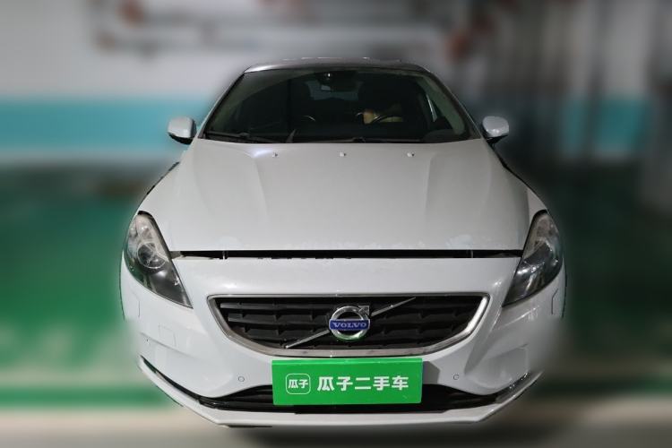 Used Volvo V40 2013 2.0T Zhiya Edition Front