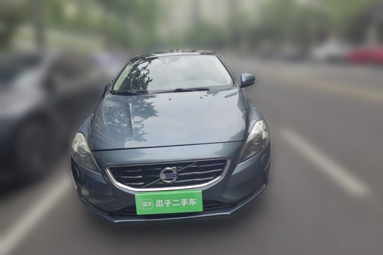 Used Volvo V40 2013 2.0T Zhiya Edition Front