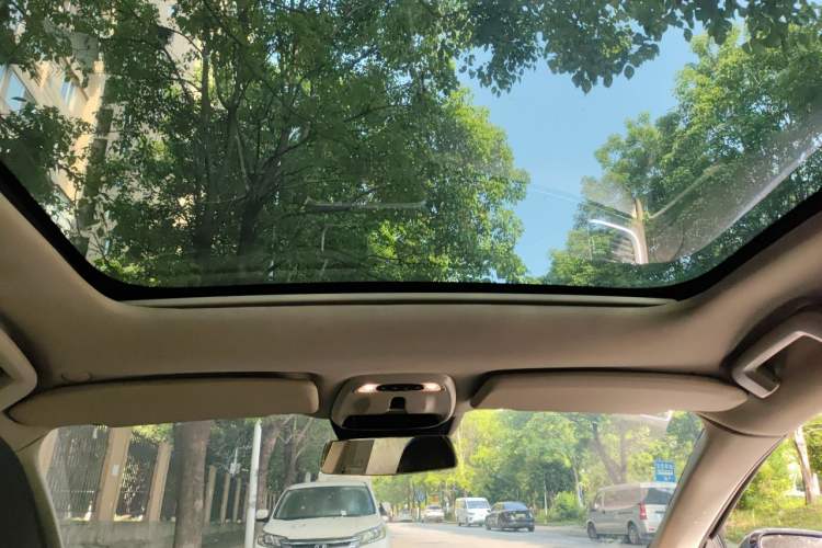 Used Volvo V40 2013 2.0T Zhiya Edition Headliner
