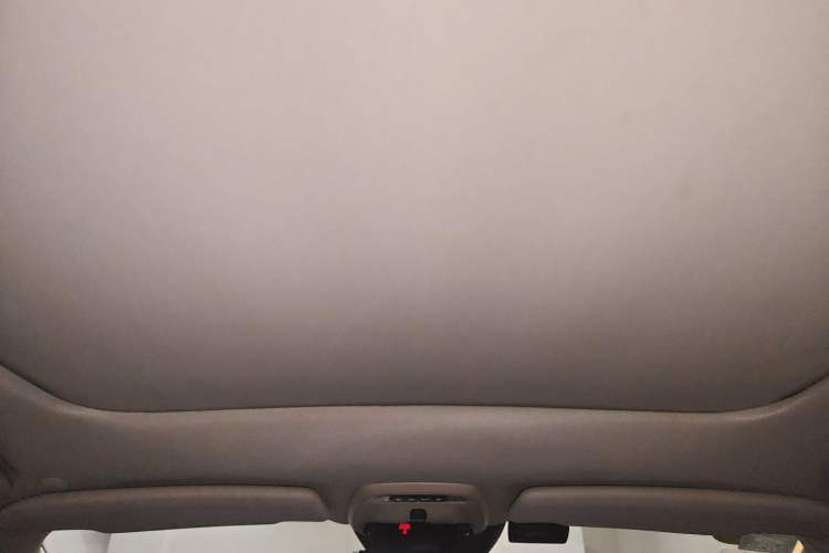 Used Volvo V40 2013 2.0T Zhiyi Edition Headliner
