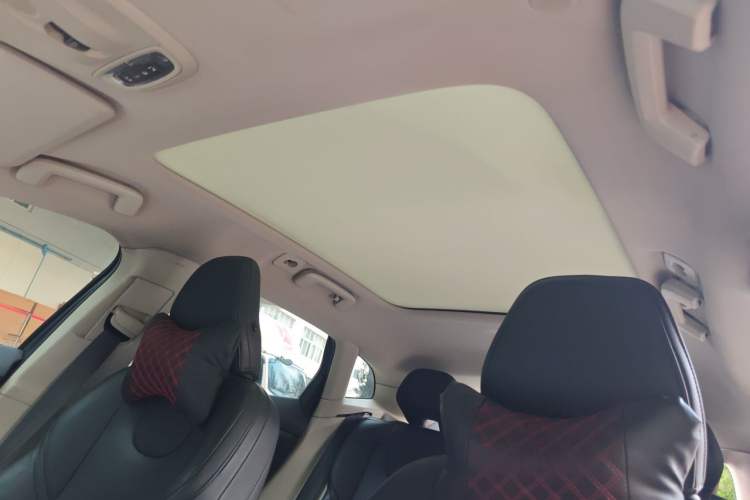 Used Volvo V40 2013 T5 Prestige Edition Headliner